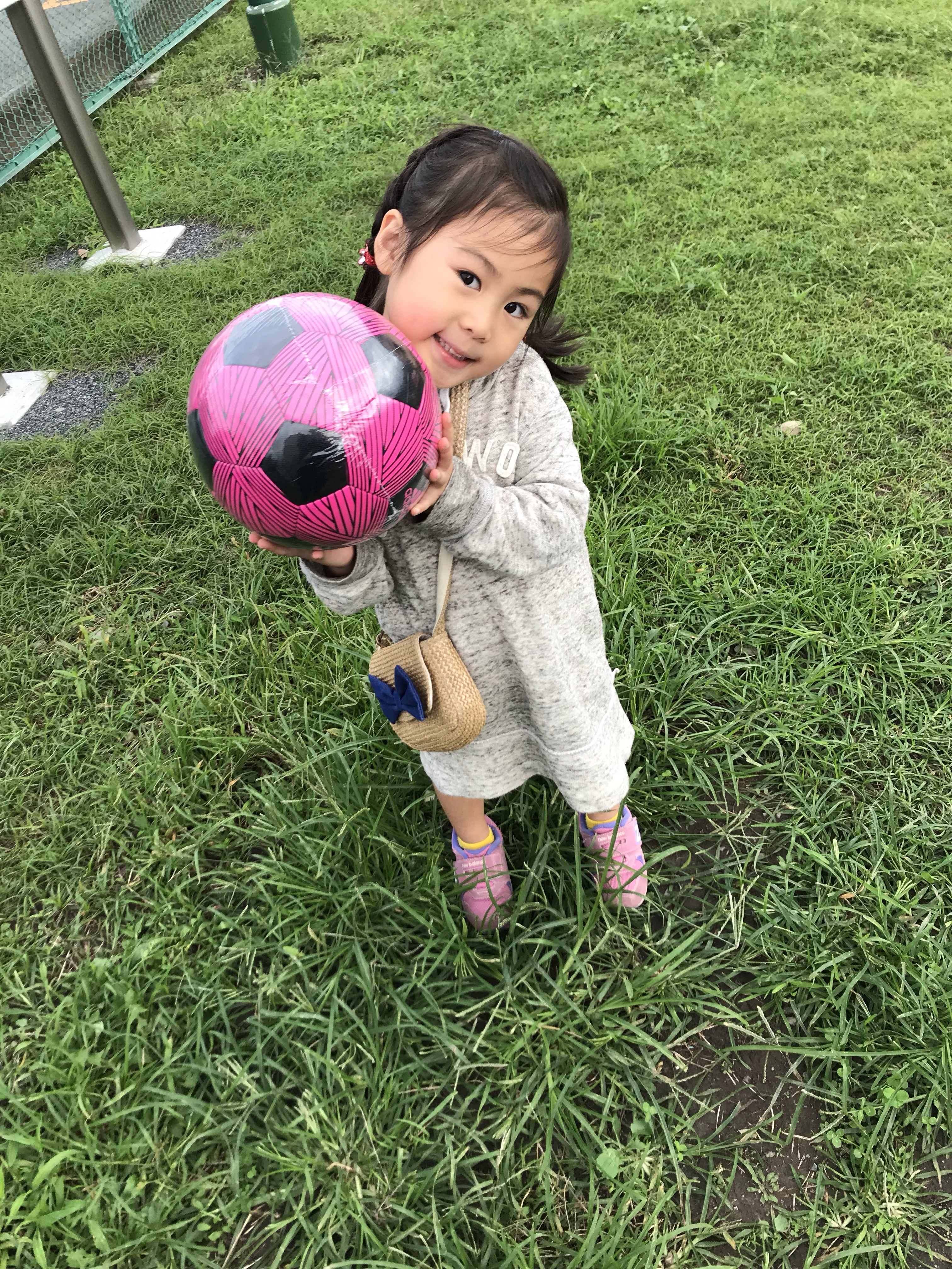 家族日記 次女が初のマイサッカーボールをゲット サッカー人 柴田卓 のヘアケア美容師 ライフプランニングblog